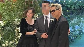 閔孝琳（左）跟太陽（右）出席婚宴，近況曝光。（圖／翻攝自X）