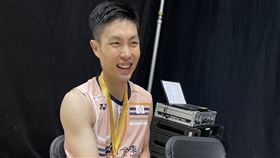 周天成帶傷完成北極羽球賽2連霸現年35歲的台灣羽球一哥周天成，12日在BWF北極羽球公開賽男單決賽，強忍腳底流血痛楚，以2比1擊敗泰國昆拉武特，完成2連霸。（高敏珊提供）中央社記者黎建忠傳真　114年10月12日