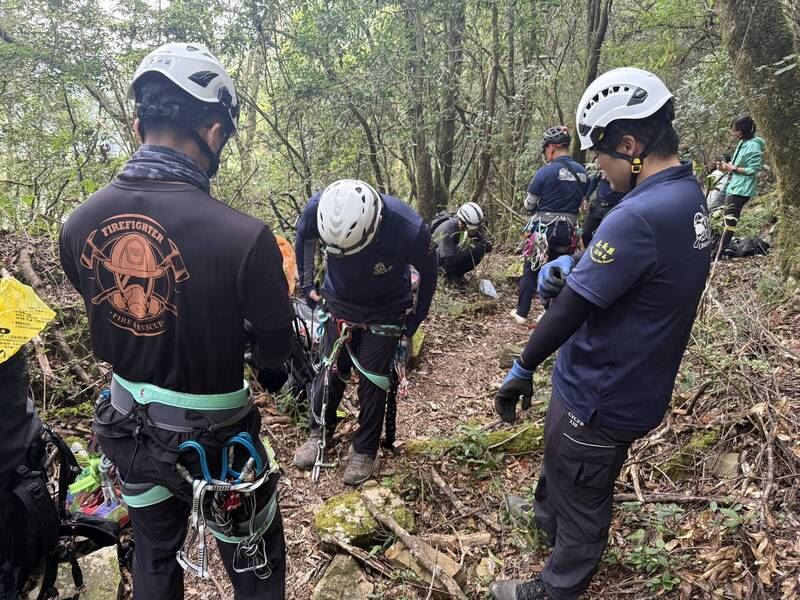 嘉義縣阿里山鄉12日中午發生一起登山意外。（圖／翻攝畫面）