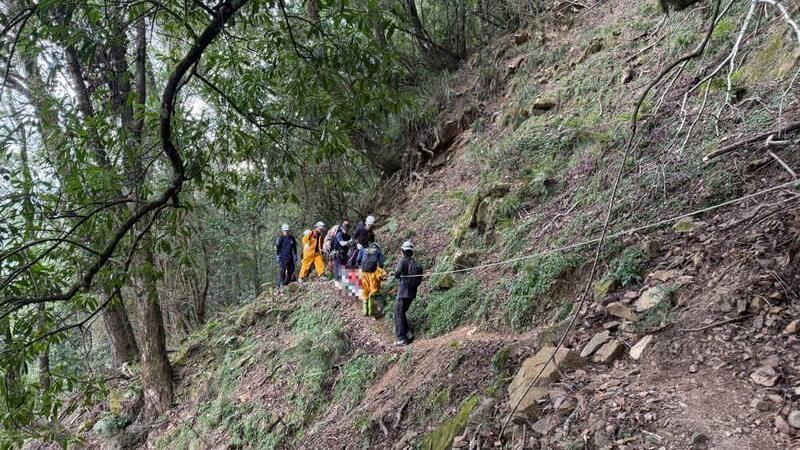 童阿里山健行墜落25米邊坡…母冒險做1事