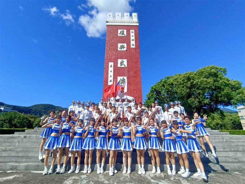 橘高校吹奏樂部與農大二高吹奏樂部此行來台將與美和科技大學熊鷹儀隊交流。（圖／文總提供）