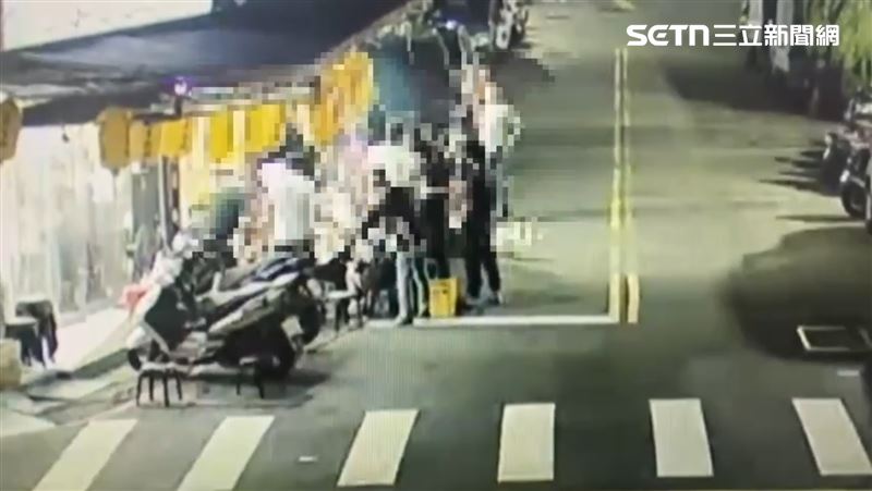 林男請李男降低音量，卻引爆肢體衝突。（圖／翻攝畫面）
