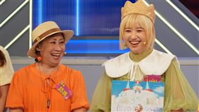 Lulu（中）近日推出個人首張台語創作專輯(圖／公視台語台提供)