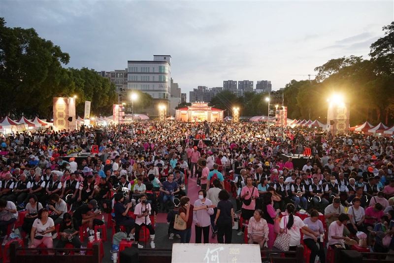 三聖齊駕與竹北眾宮廟，賜福竹北。（圖／竹北市公所提供）
