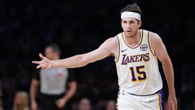 湖人里夫斯（Austin Reaves）領銜出擊，繳出全隊最高21分，率隊以126：116擊敗勇士。（圖／美聯社／達志影像）