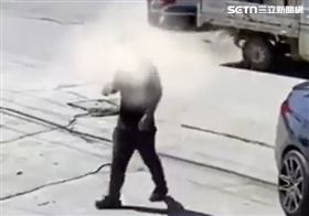 街頭公然擄走小孩警竟吃案　引民眾眾怒（圖／翻攝畫面）