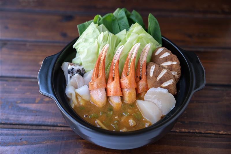 MASA主廚研發「日式豪華海鮮咖哩鍋」。（圖／好侍食品提供）