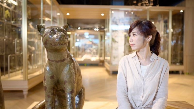 被犀牛寶寶「撞醒」的女主播，白心儀曝光地球救援之路的奇蹟。感謝珍古德博士親自寫信鼓勵。（圖／白心儀提供）