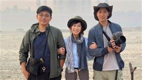 被犀牛寶寶「撞醒」的女主播，白心儀曝光地球救援之路的奇蹟。感謝珍古德博士親自寫信鼓勵。（圖／白心儀提供） 