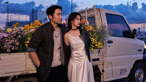 李榮浩不要看　楊丞琳重逢「14年前舊愛」