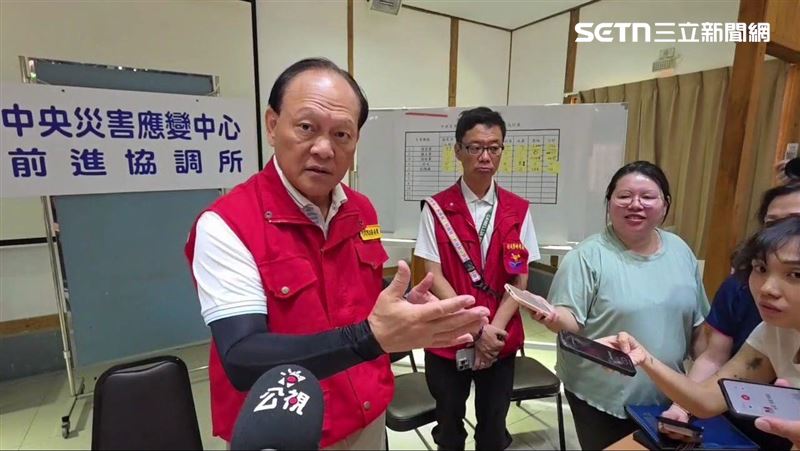 中央前進指揮所總指揮官季連成為了撤離計畫卡官開罵。（圖／翻攝畫面）
