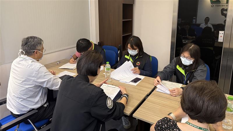桃園市政府勞檢處今（13日）進行調查。（圖／桃園市勞檢處提供）