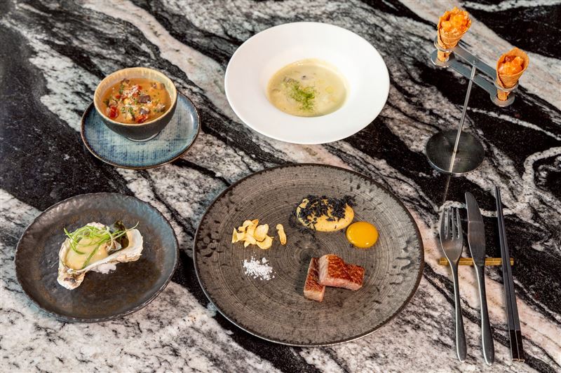 「旨醞」鐵板料理新菜單，肥美生蠔、牡蠣、栗子入饌。（圖／饗賓集團提供）