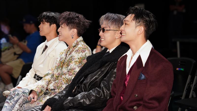 U:NUS他挑戰激情戲　畫面太勁爆模糊處理