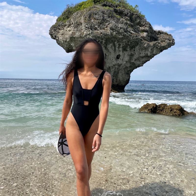 長榮航空34歲空服員長相甜美，外型健康陽光。（圖／翻攝孫姓空服員臉書）