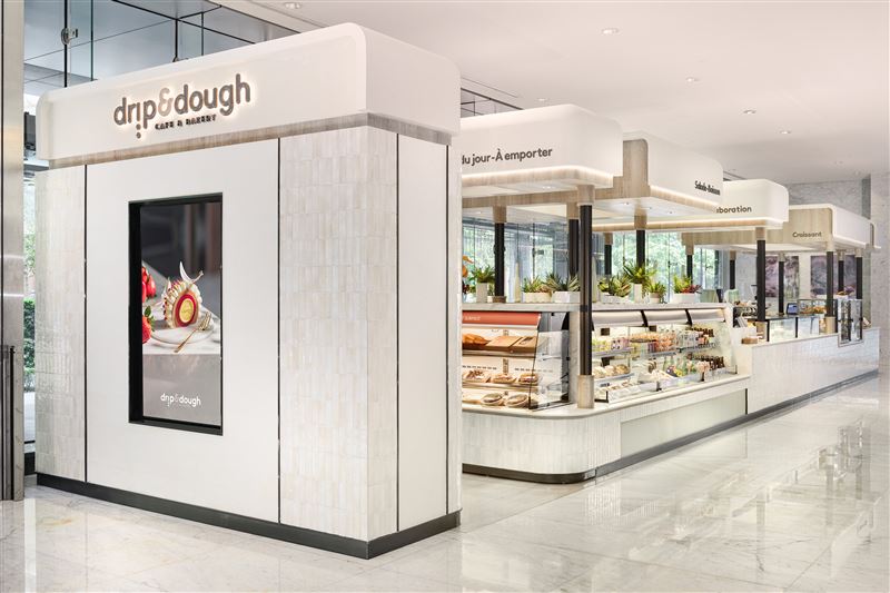 Drip &amp; Dough提供手工麵包、精緻蛋糕與輕食，搭配職人手沖等級的精品咖啡，為旅人打造一處愜意停歇之所。（圖／飯店旅宿業者提供）