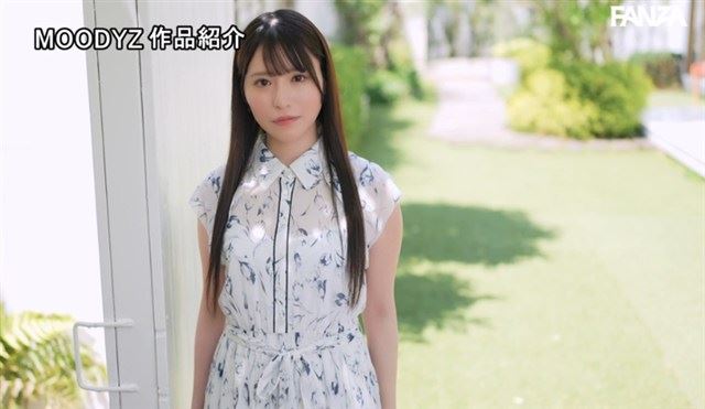 杉崎美紗在片商Moodyz出道拍AV，她也透露喜歡愛愛，之所以成為AV女優是因為想要跟男優來一場相撲。（圖／翻攝自X）