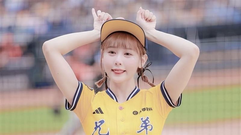 前男友偷搞3P　2招讓啦啦隊女神心軟原諒