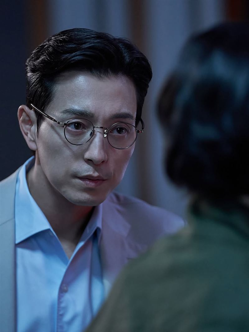 《黑暗榮耀》韓星鄭星一婚後9年驚傳與圈外妻子正式離婚。（圖／翻攝自IG @ygmicael）