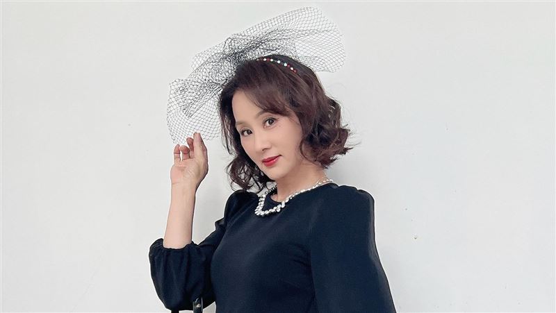 台八女星曾任3年空姐　「遇3次空難」嚇壞