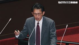 立委黃國昌質詢行政院長卓榮泰（圖／記者楊士誼攝影）