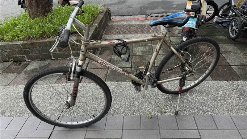傅姓男子認為王姓員警騎機車應該要看到他，被高雄高分院法官打臉，認為純屬傅男臆測。（示意圖，與本案無關／翻攝畫面）