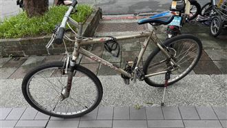 單車鬼切害警受傷！騎士一說法被打臉