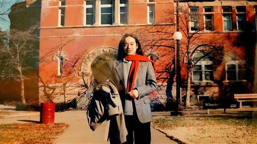 資深主播當過長髮男打3耳洞！年輕撞臉F4