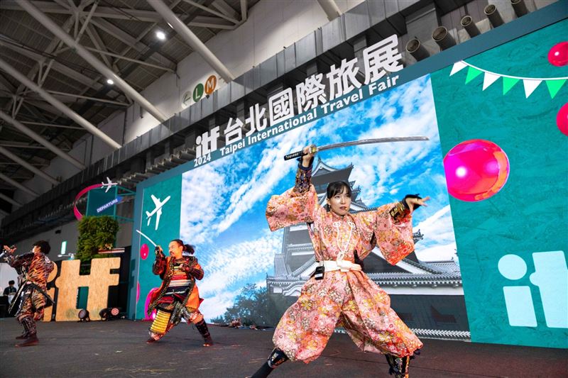2025 ITF台北國際旅展將於11月7日至10日登場,集結1,600攤位、123國參與,日本館規模歷年最大,美國館睽違八年回歸。旅展匯集國內外旅遊資源、航空、郵輪、住宿優惠,AsiaYo、高鐵假期、捐血送票等活動同步進行。早鳥票限時兩天開搶,旅迷不容錯過。(圖/台灣觀光協會提供)