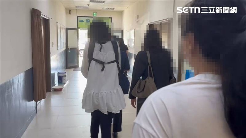長榮空姐猝逝！大姊緊抱骨灰淚喊：回家了