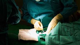 醫師，手術室，手術(圖／Pixabay)