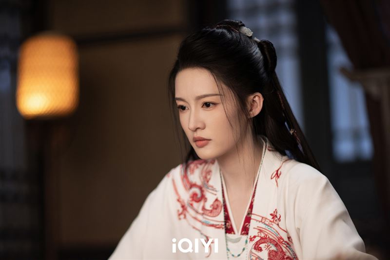 李沁飾演錦繡第一女射手「付一笑」。（圖／iQIYI愛奇藝國際版提供）