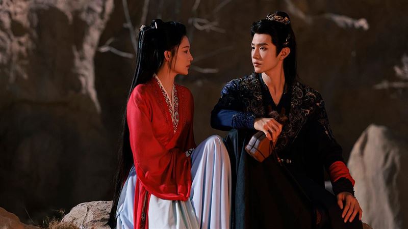 李沁徒手挖土缺氧手破皮　陳哲遠自嘲發芽