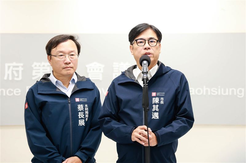 高雄市長陳其邁今(14)日嚴正駁斥國民黨說法，強調市府依法行政，依照法律推動市政是最基本原則，不能因選舉而遭扭曲、惡意抹黑。（圖／高雄市政府提供）