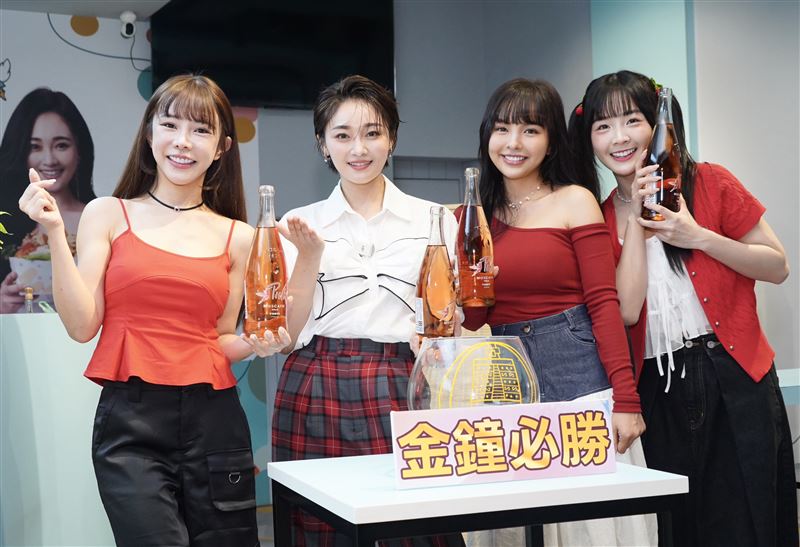 巫苡萱（左起）、張文綺、徐凱希、籃籃盼奪金鐘（圖／記者趙于瑩攝）