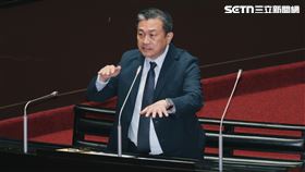 王定宇指出，政治人物不該找駭客駭入民間或公家的資料庫，不僅嚴重侵權，在美國FBI眼中更是重罪，中國有5人駭入美國的資料庫，因此遭全球通緝。若數發部有能力找到，就該儘速偵辦，嚇阻此類行為。（圖／記者楊士誼攝影）