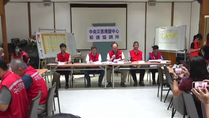 中央前進協調所今天持續召開記者會，說明重建復原進度（圖／翻攝自行政院直播）