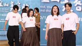 劉品言、連晨翔夫妻檔與章廣辰、方志友、楊銘威、楊晴、檢場、陳孝萱、蔣偉文出席記者會。（圖／記者鄭孟晃攝影）