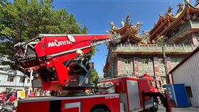 楊梅消防分隊前進錫福宮　無腳本演練守護文化資產。（圖／桃園電子報提供） 