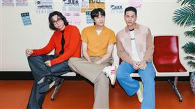 宇宙人餐敘。（圖／相信音樂提供）