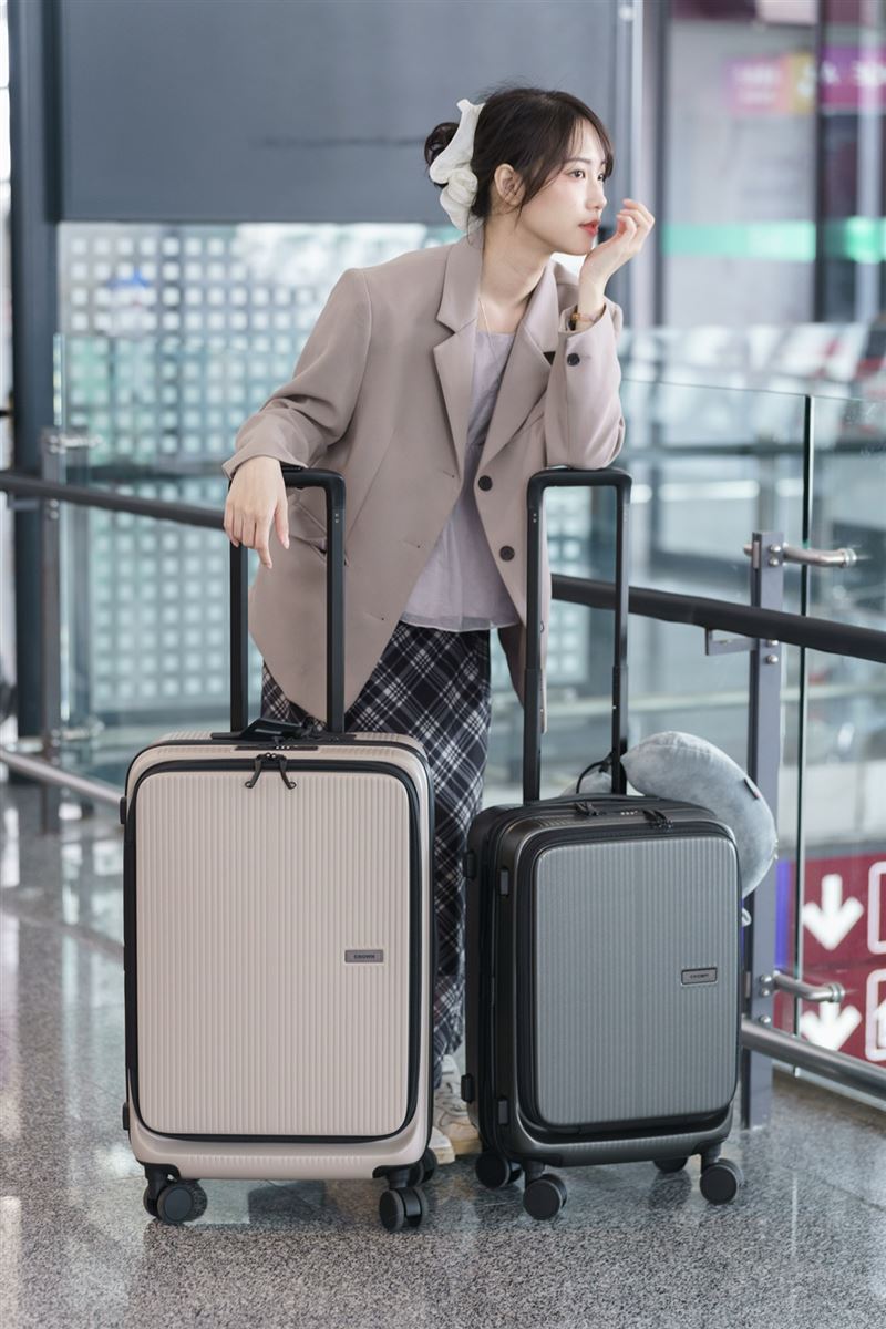 DOPPIO憑藉其俐落的線條設計與霧面質感，斬獲一票旅行潮人的忠實熱愛。（圖／品牌業者提供）