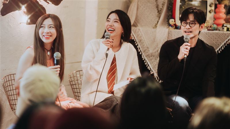 金曲新人合作大咖歌后　邊爬邊哭內幕曝光