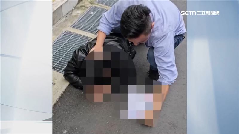 警方持拘票逮捕嫌犯