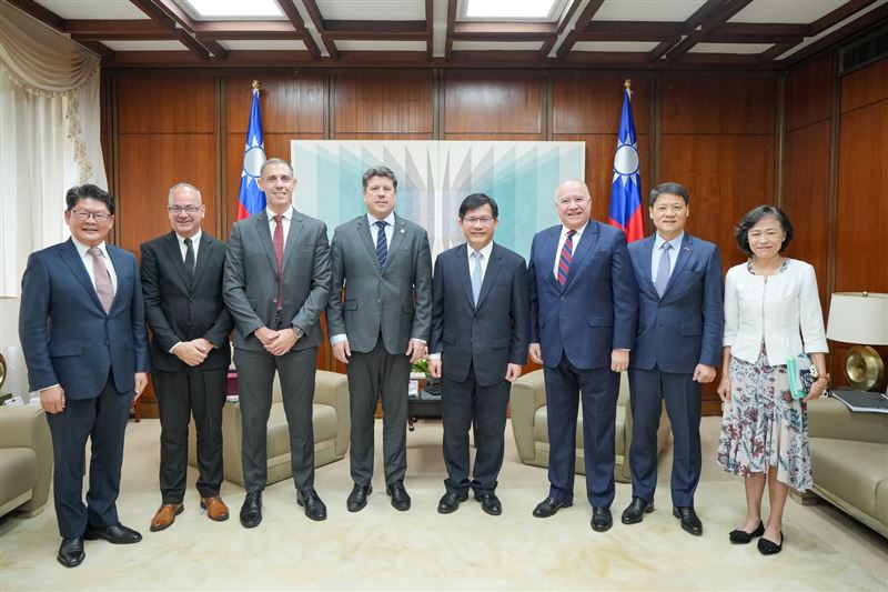 外交部長林佳龍接見巴拉圭工商部長西梅內斯訪團（圖／翻攝自林佳龍臉書）