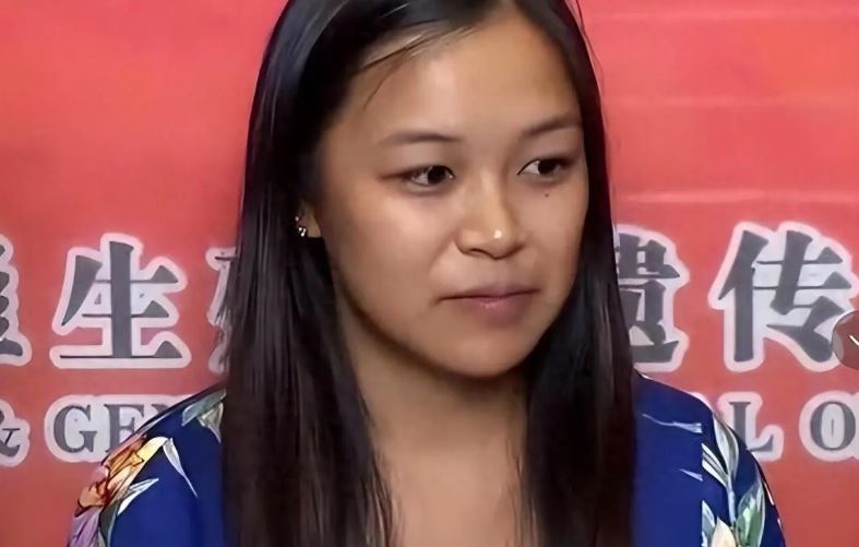 歐洲女孩因長著「中國臉」，17年回國鑑定DNA，結果讓她當場崩潰；她終於明白：有些家，回不去了！（圖／翻攝自微博）