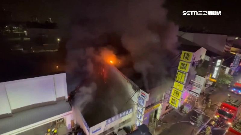 凌晨驚魂！汽修廠陷火海　延燒波及2廠