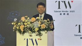 鴻海董事長劉揚偉指出，AI尚未真正進入各行各業，技術正從狹義邁向通用與實體智能，市場潛力龐大；他強調資本市場是企業成長的關鍵推手，鴻海從20萬創業至今市值破3兆，正是金融支持與科技投資交織的成果。（圖／記者師瑞德攝影）