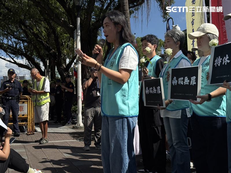 亦涵分享空服員在長榮航空的生病、請假是明碼標價的，「平日生病扣1分、週末或連續假日生病扣2分、跨年、農曆新年生病扣3分。」之後還有會面臨被鎖班表的不合理對待。（圖／記者李育道攝影）