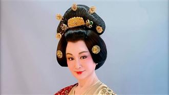 「一代女皇」重現!潘迎紫登金鐘60頒獎