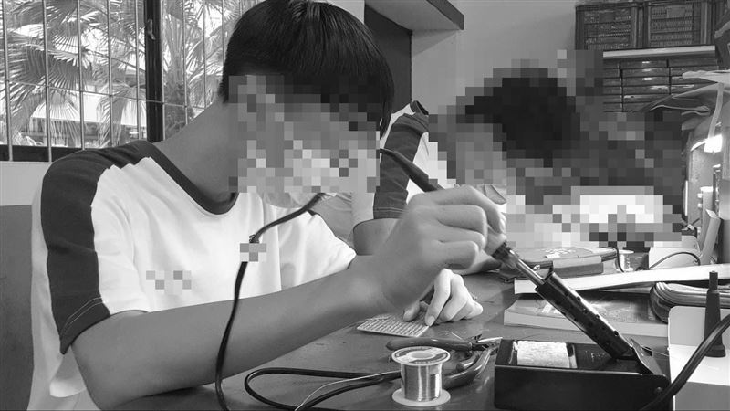 台中一名男大生因沒錢繳學雜費，走上絕入。（圖／翻攝畫面）